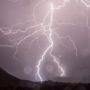 उत्तर भारत में तेज आंधी-तूफान की वजहें क्या थीं?